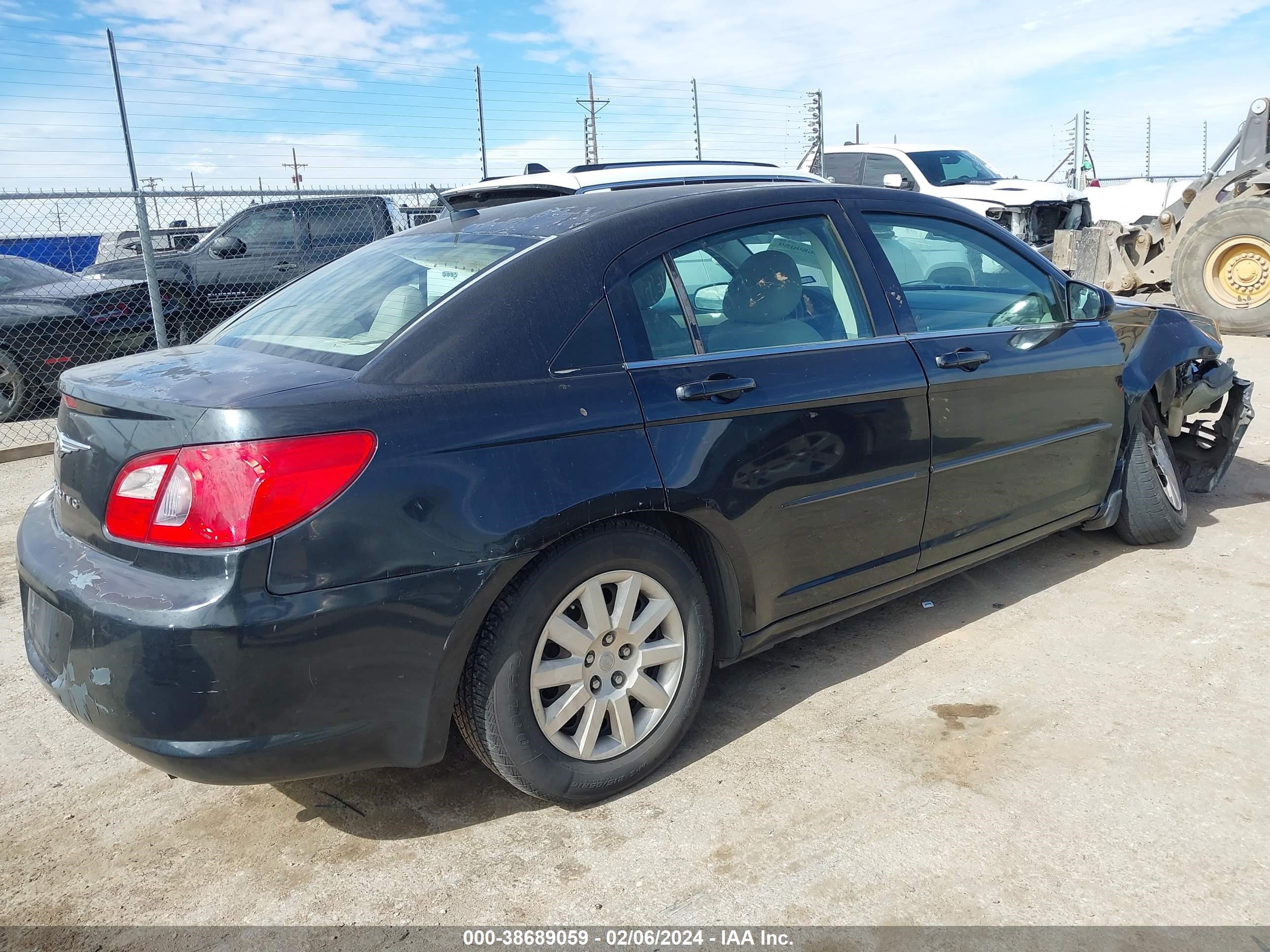 Photo 3 VIN: 1C3LC46JX8N287703 - CHRYSLER SEBRING 