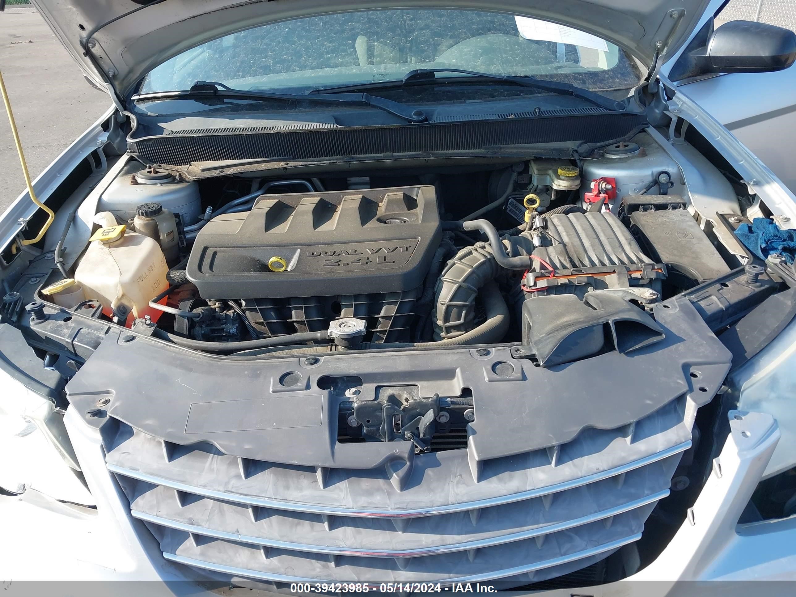 Photo 9 VIN: 1C3LC46K28N287588 - CHRYSLER SEBRING 