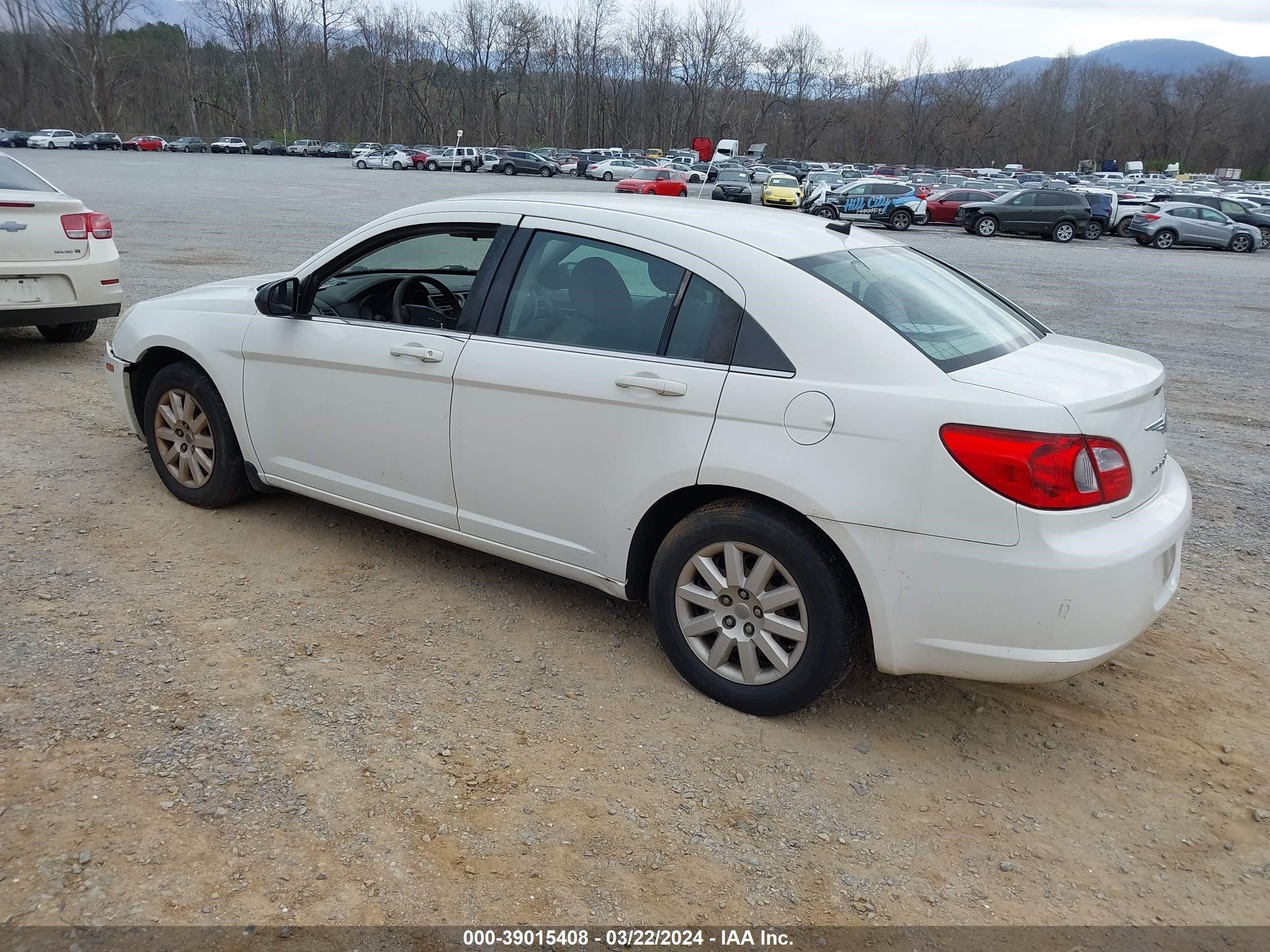 Photo 2 VIN: 1C3LC46K48N219051 - CHRYSLER SEBRING 