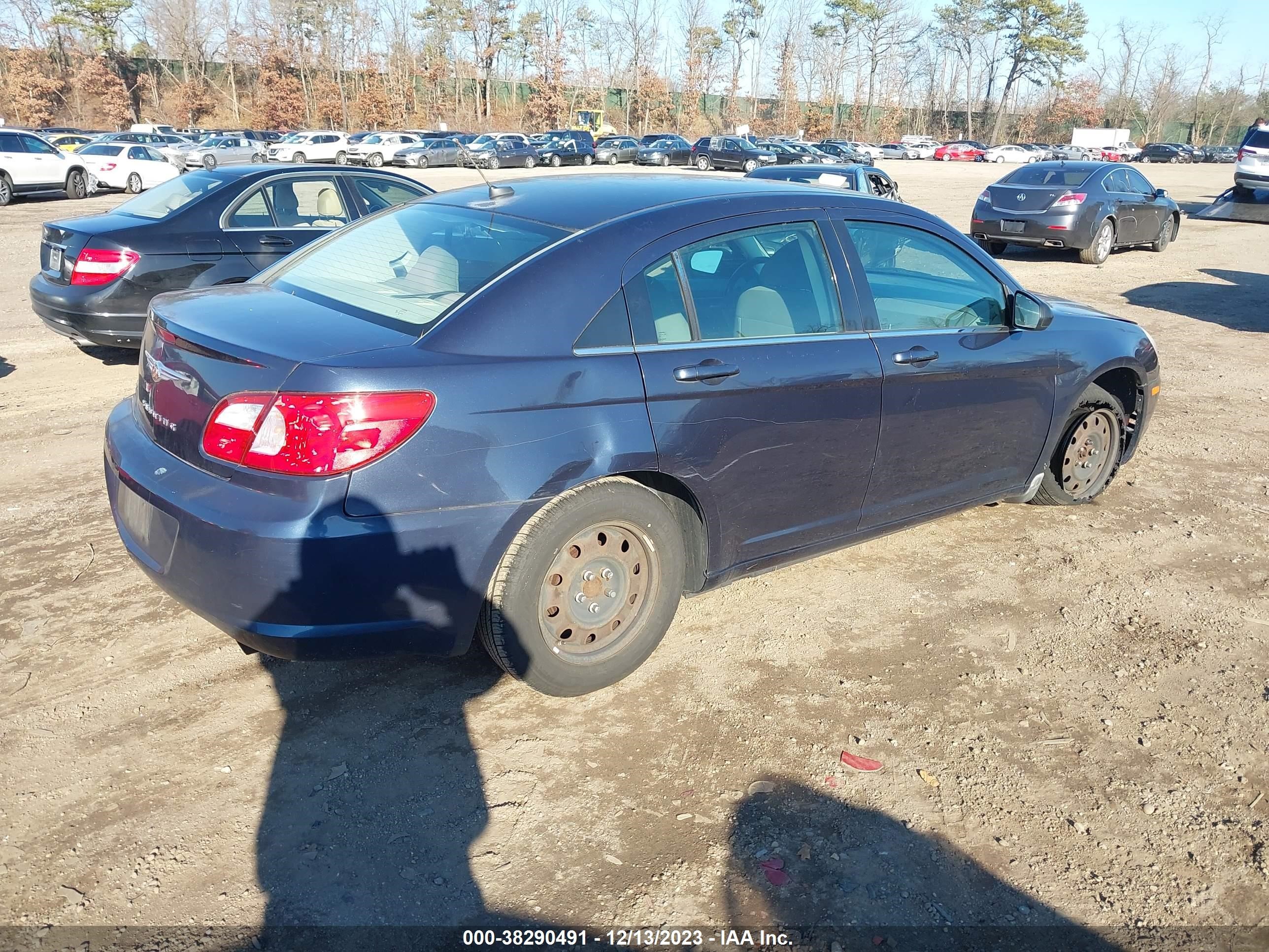 Photo 3 VIN: 1C3LC46K68N104841 - CHRYSLER SEBRING 