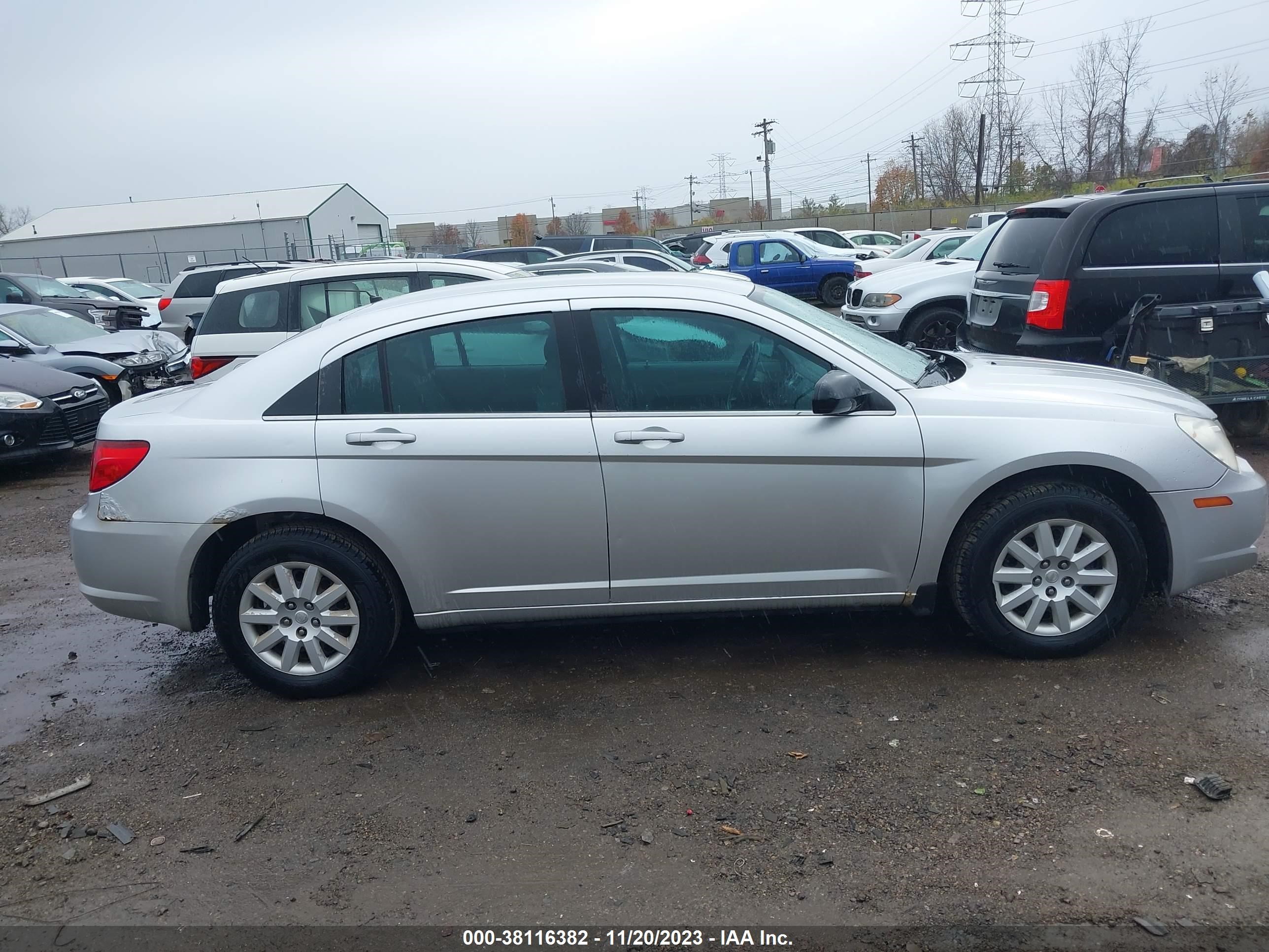 Photo 12 VIN: 1C3LC46KX7N588995 - CHRYSLER SEBRING 