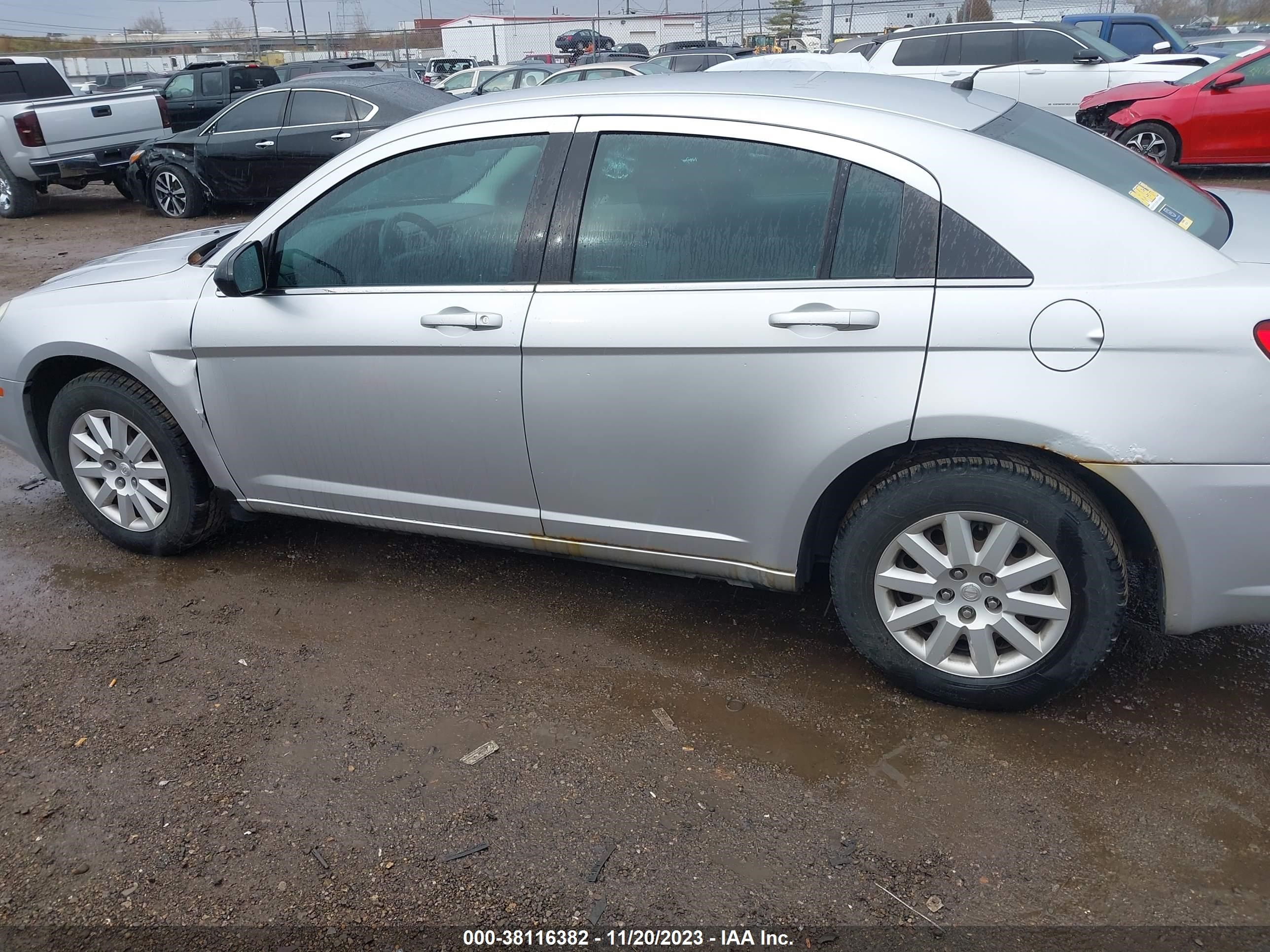 Photo 13 VIN: 1C3LC46KX7N588995 - CHRYSLER SEBRING 