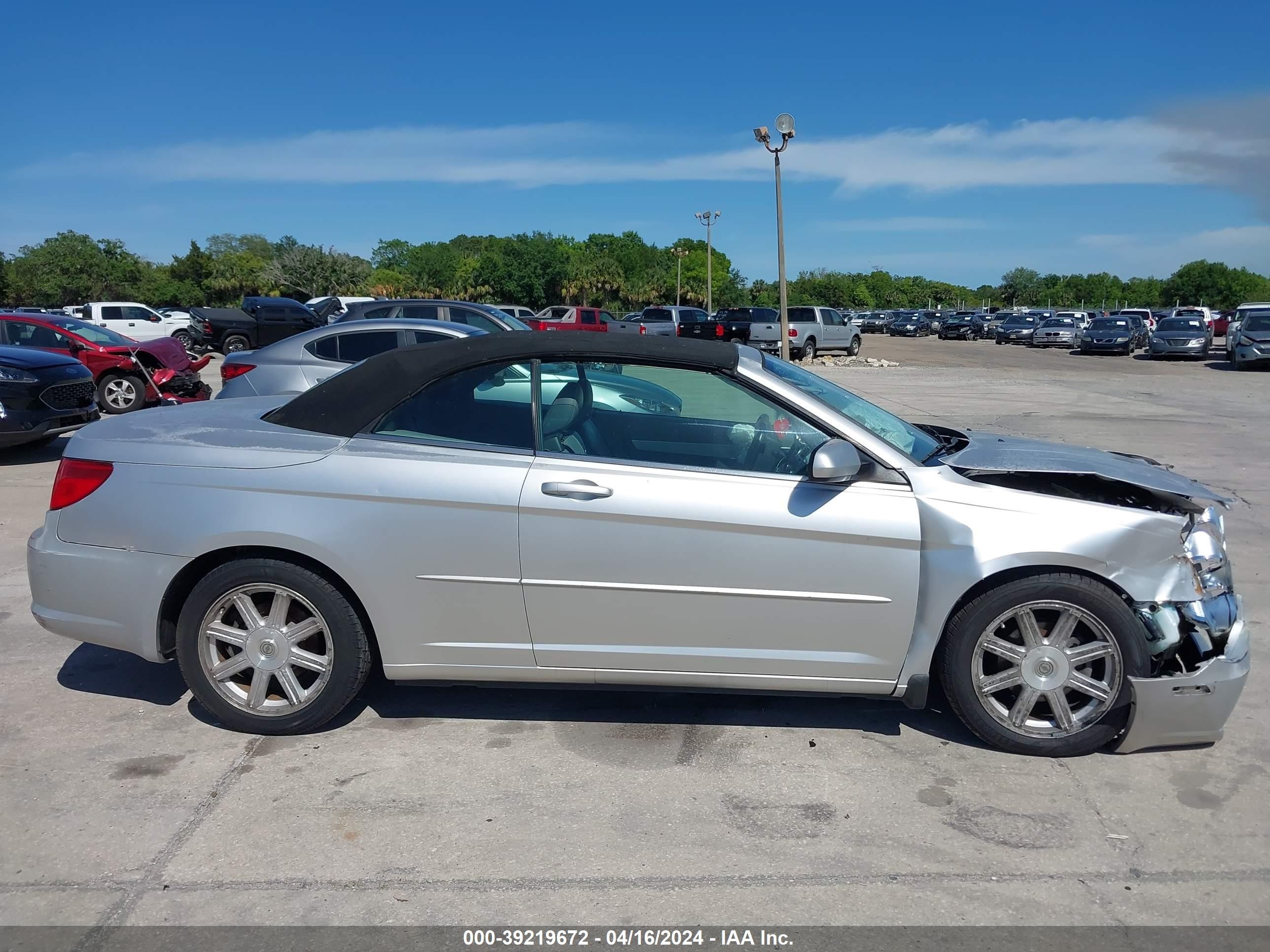 Photo 13 VIN: 1C3LC55R48N207910 - CHRYSLER SEBRING 