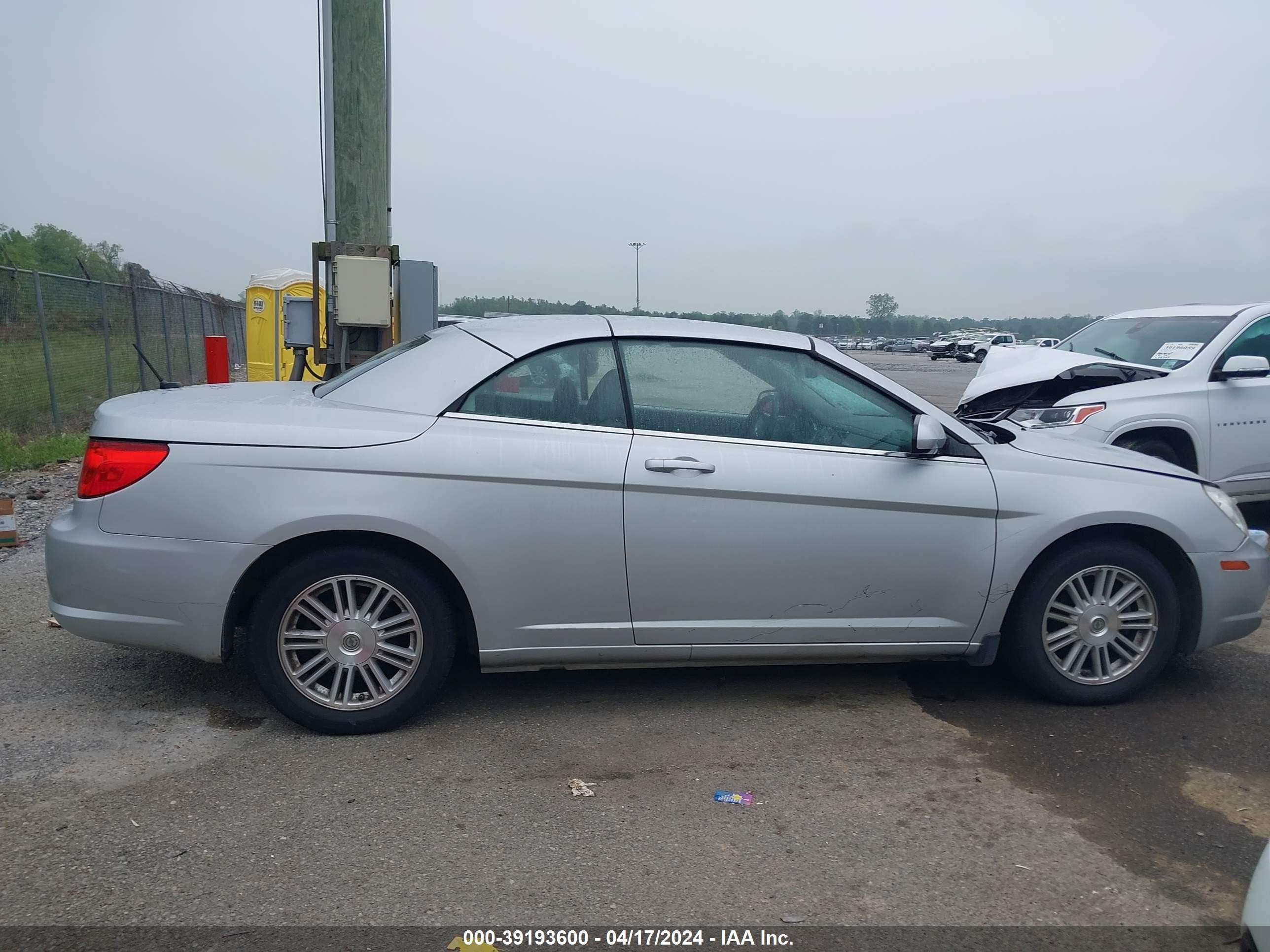 Photo 12 VIN: 1C3LC55R58N125037 - CHRYSLER SEBRING 