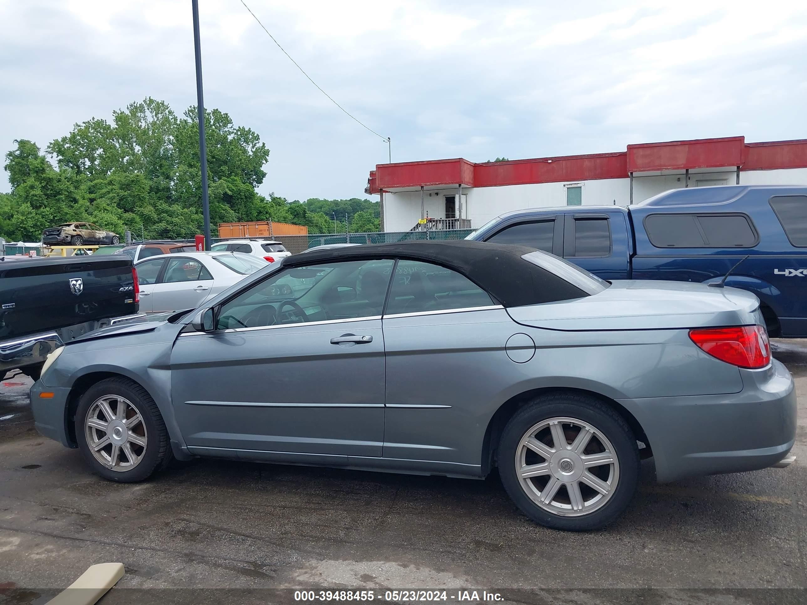 Photo 13 VIN: 1C3LC55R78N689708 - CHRYSLER SEBRING 