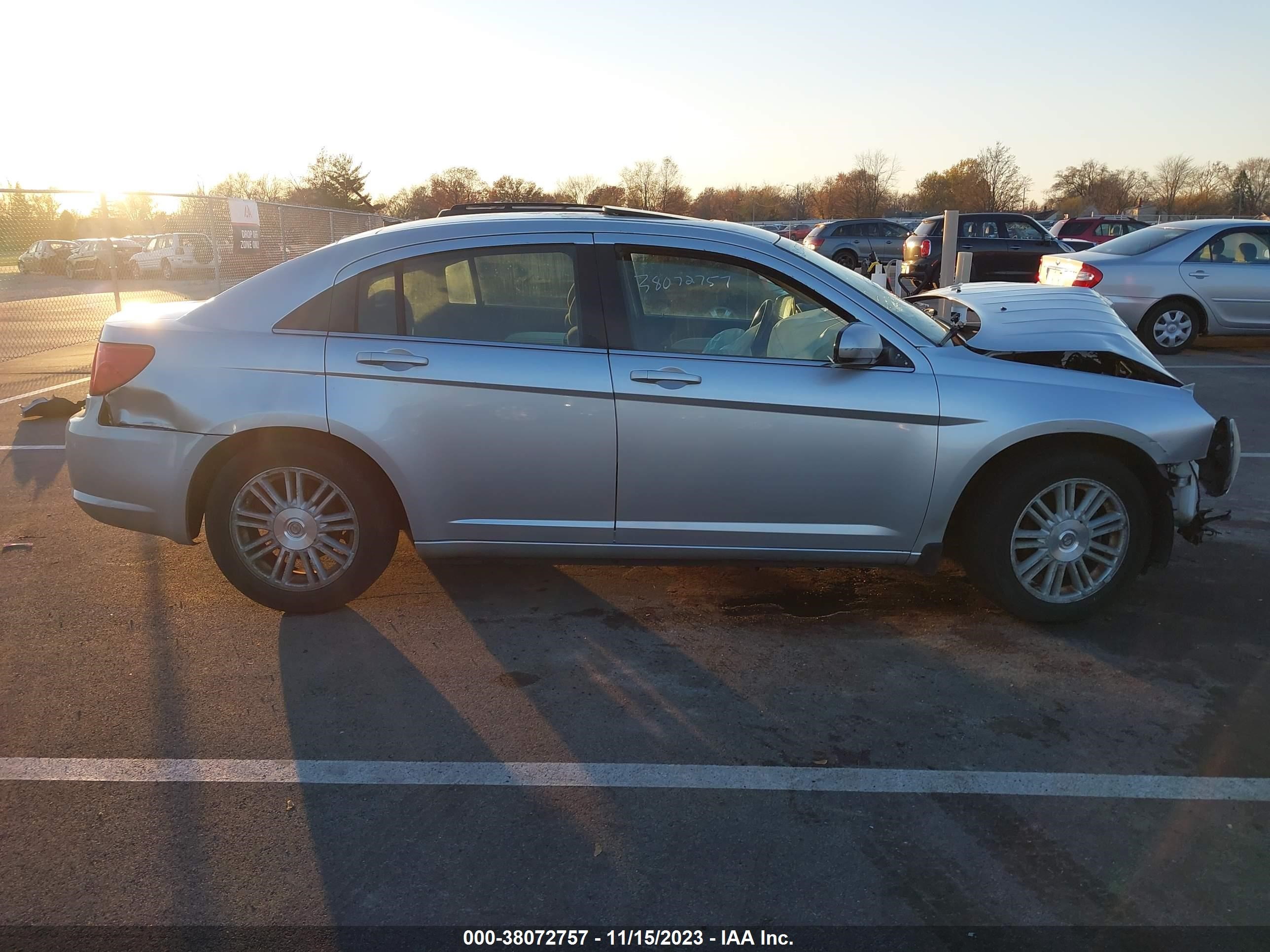 Photo 13 VIN: 1C3LC56D69N527962 - CHRYSLER SEBRING 