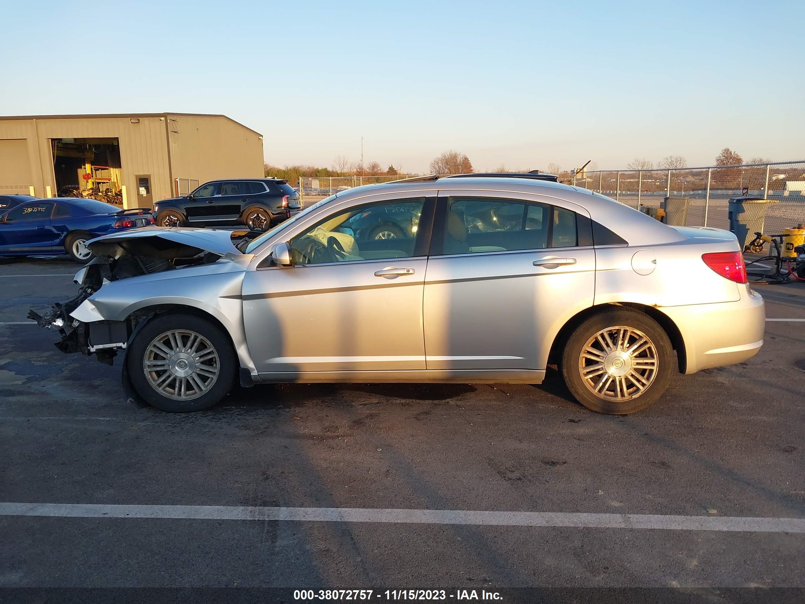 Photo 14 VIN: 1C3LC56D69N527962 - CHRYSLER SEBRING 