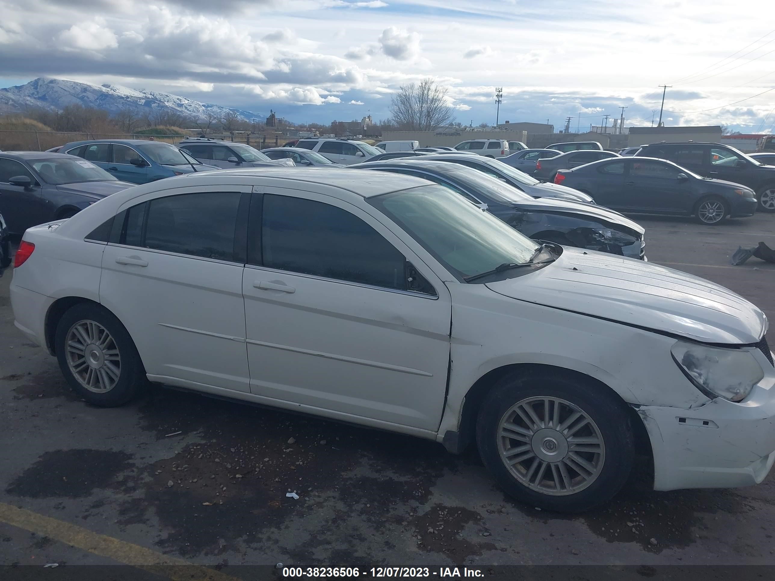 Photo 12 VIN: 1C3LC56R28N226454 - CHRYSLER SEBRING 