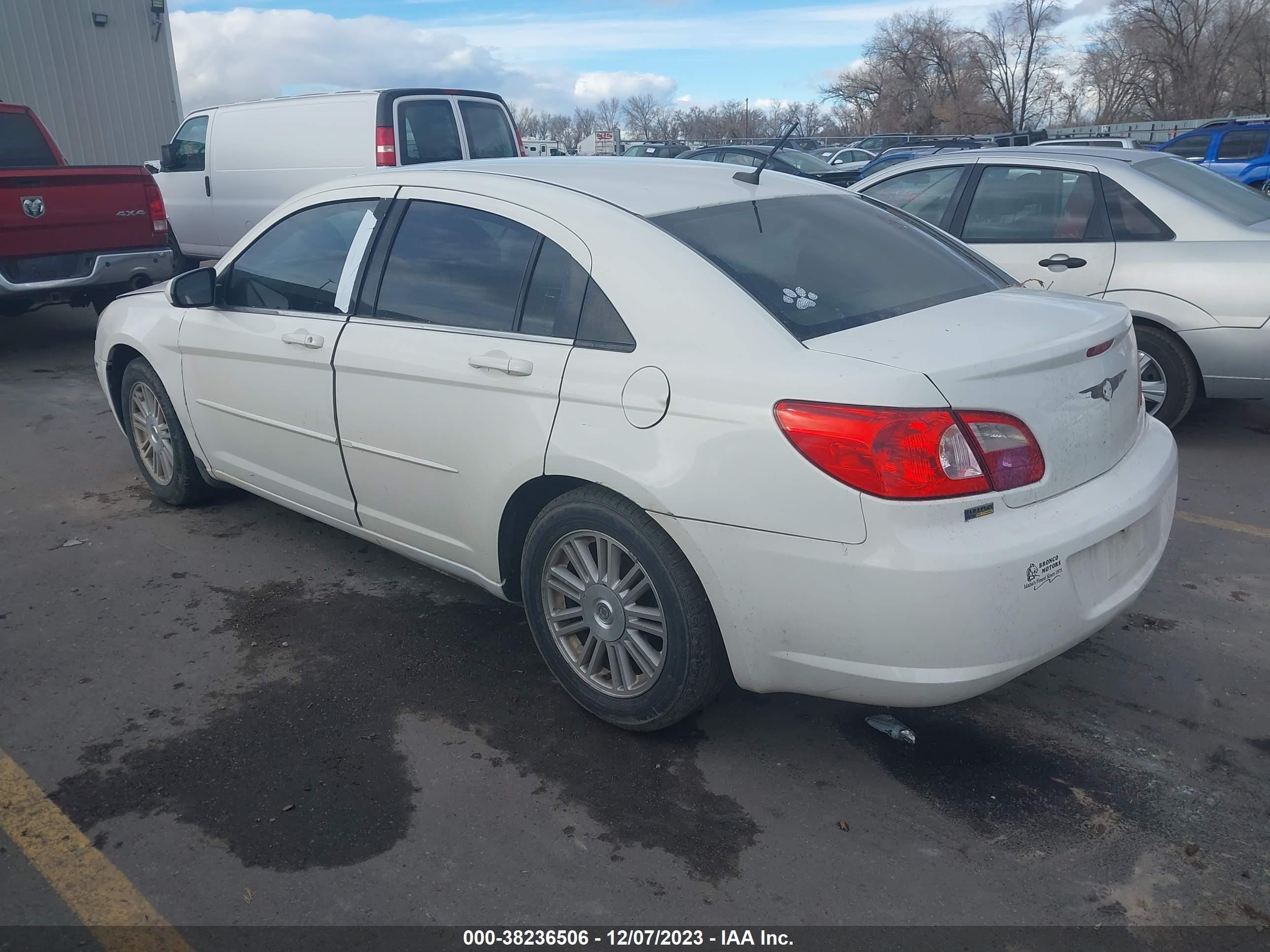 Photo 2 VIN: 1C3LC56R28N226454 - CHRYSLER SEBRING 