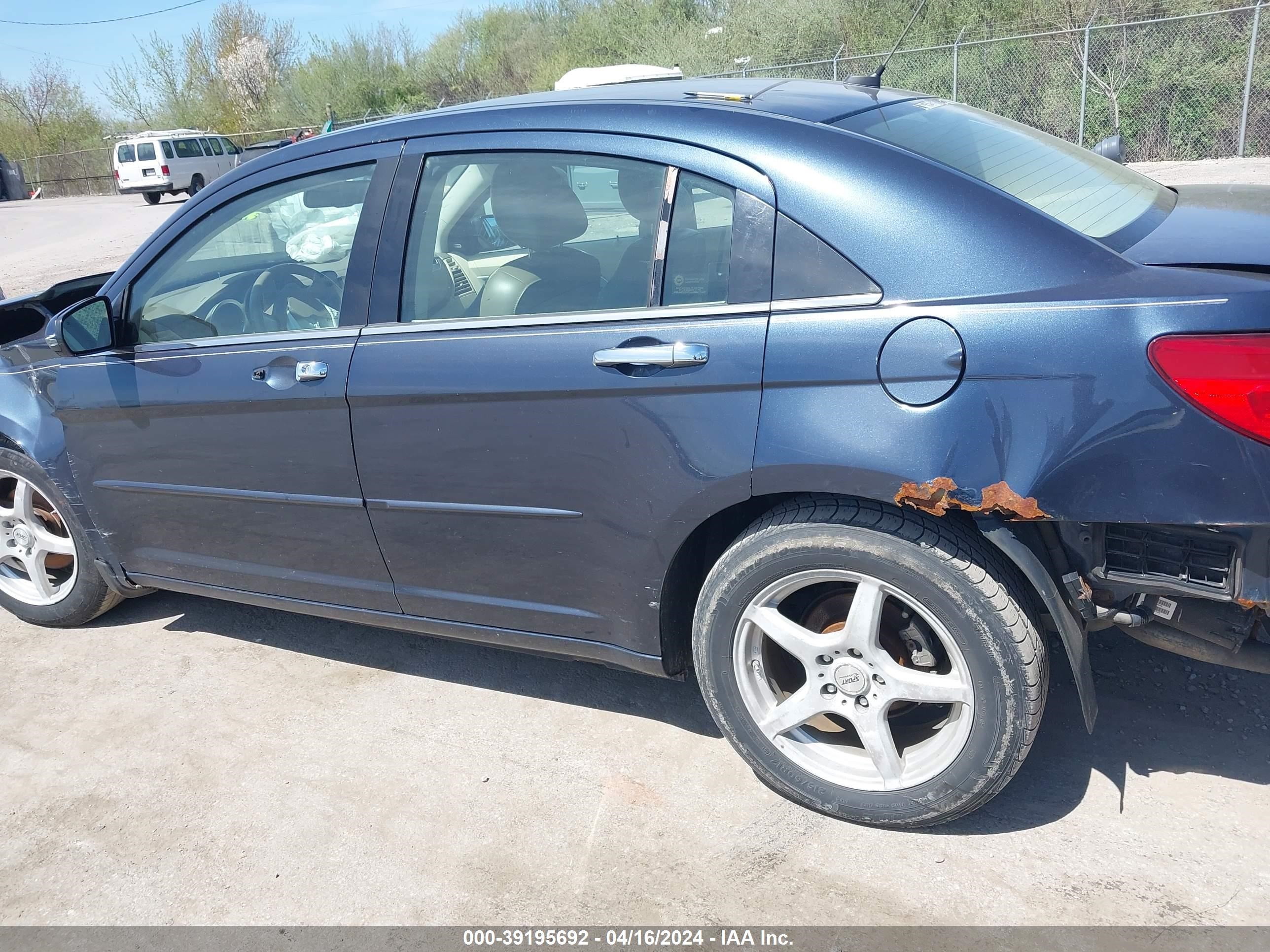 Photo 14 VIN: 1C3LC66M97N681732 - CHRYSLER SEBRING 