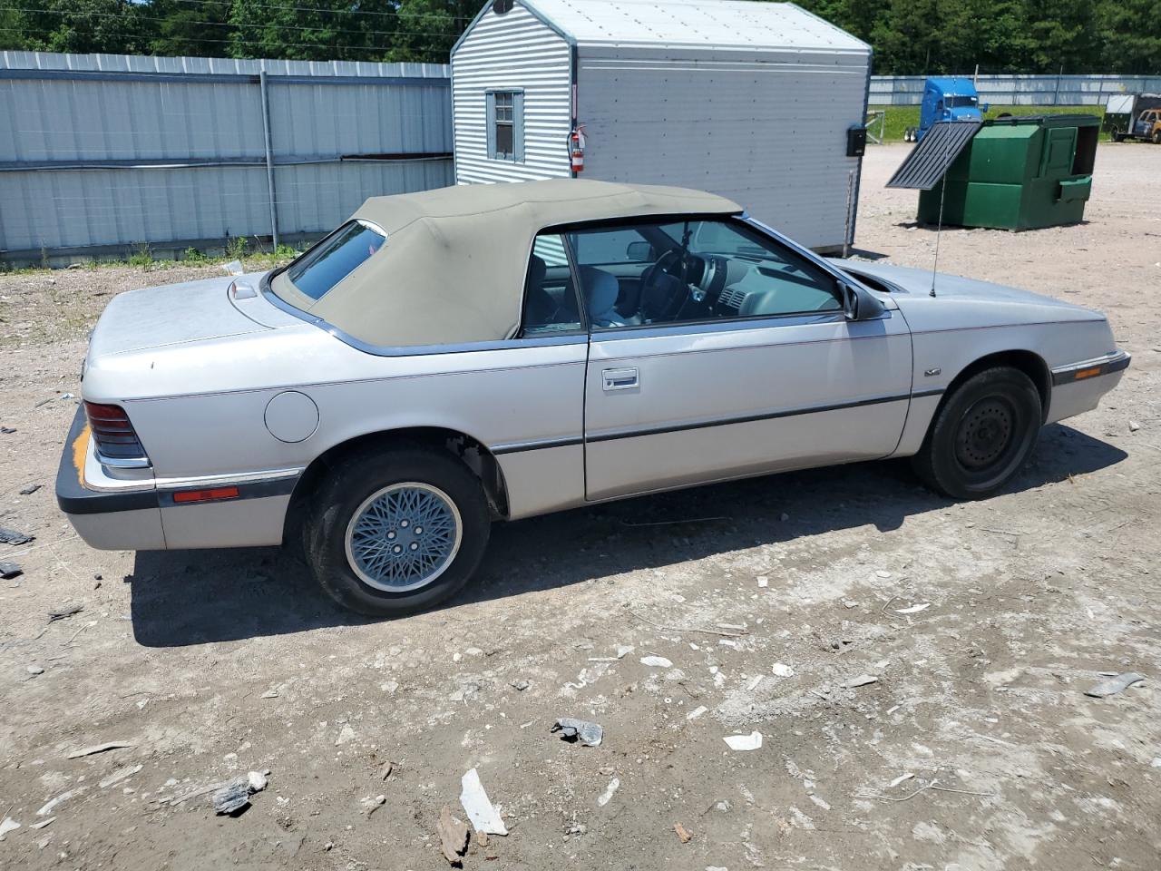 Photo 2 VIN: 1C3XJ4534MG138602 - CHRYSLER LE BARON 