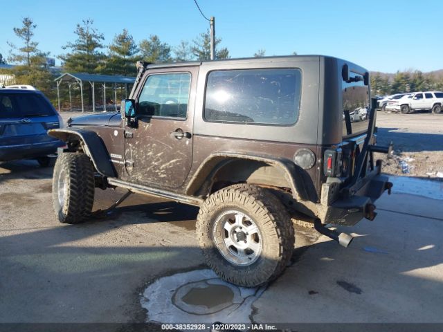 Photo 2 VIN: 1C4AJWAG0DL647678 - JEEP WRANGLER 