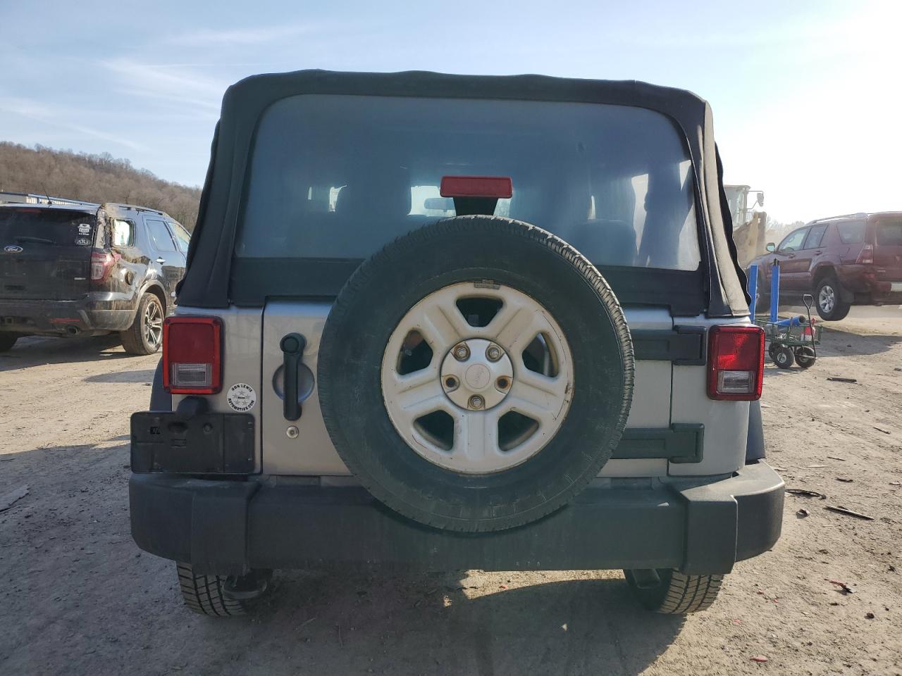 Photo 5 VIN: 1C4AJWAG0DL664867 - JEEP WRANGLER 