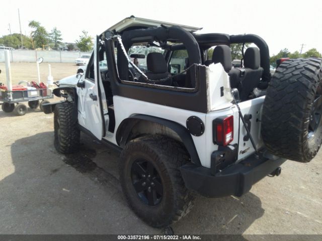 Photo 2 VIN: 1C4AJWAG0GL231442 - JEEP WRANGLER 