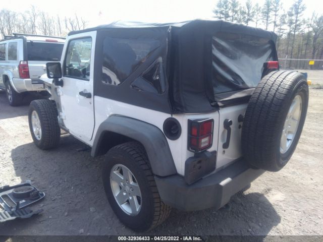 Photo 2 VIN: 1C4AJWAG1CL122708 - JEEP WRANGLER 