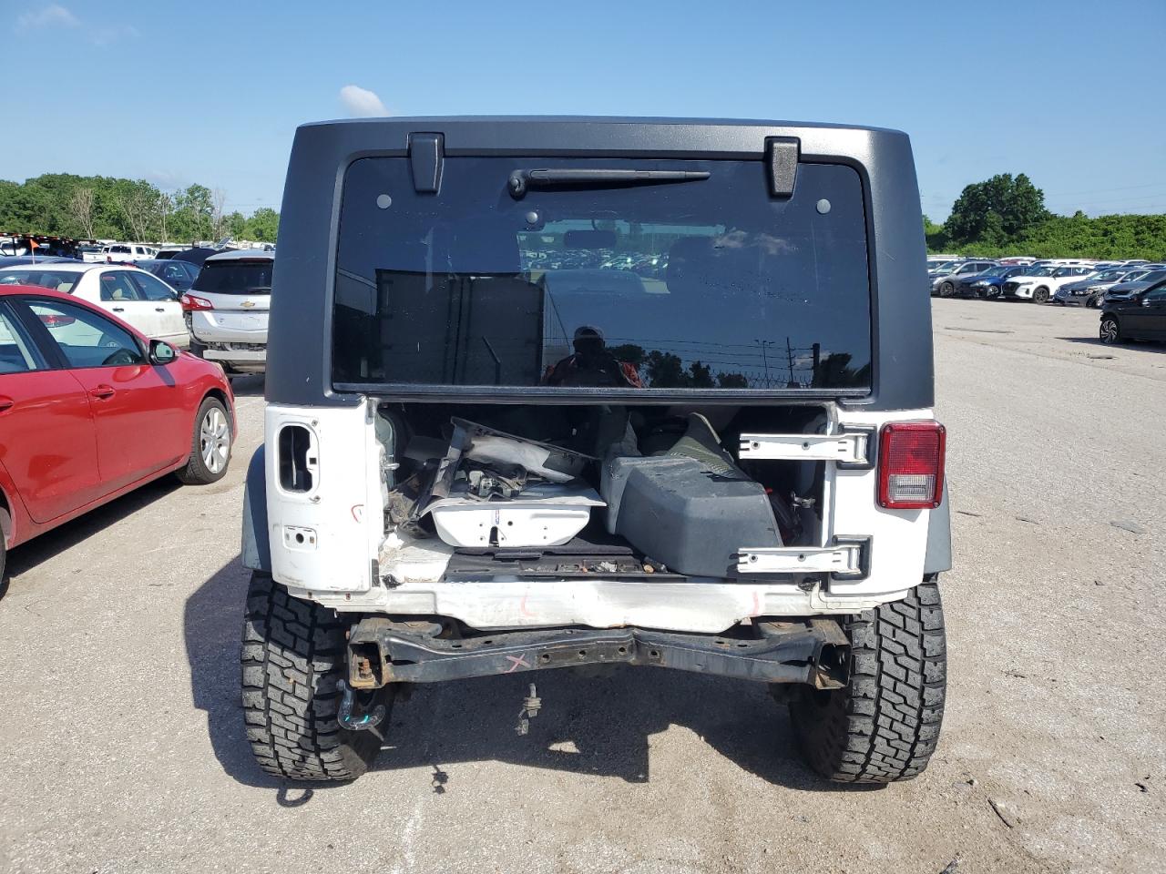 Photo 5 VIN: 1C4AJWAG1DL670404 - JEEP WRANGLER 