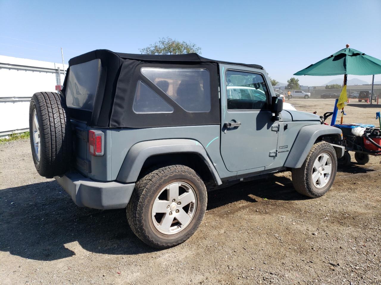 Photo 2 VIN: 1C4AJWAG1EL308767 - JEEP WRANGLER 