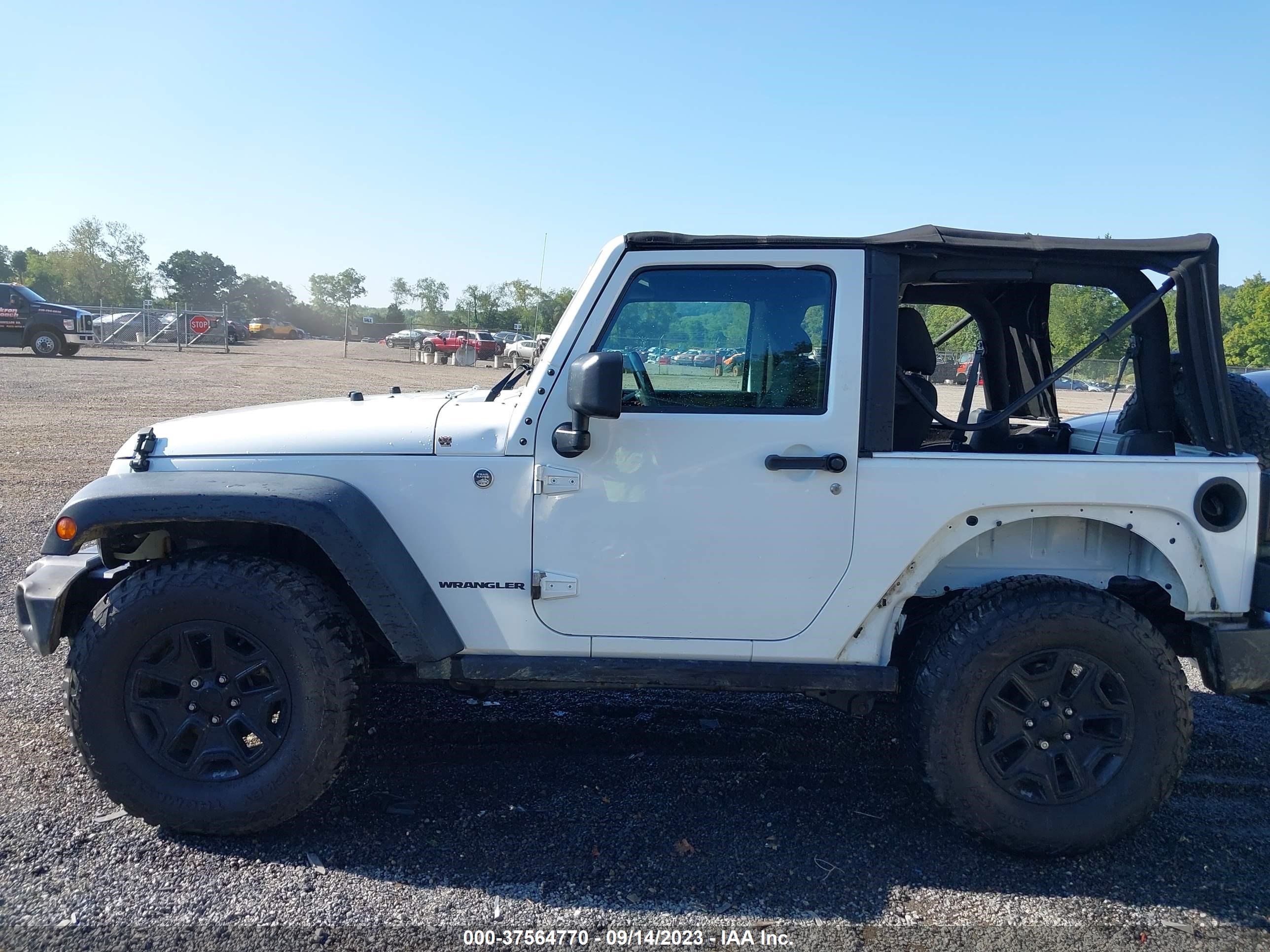 Photo 14 VIN: 1C4AJWAG1FL777102 - JEEP WRANGLER 