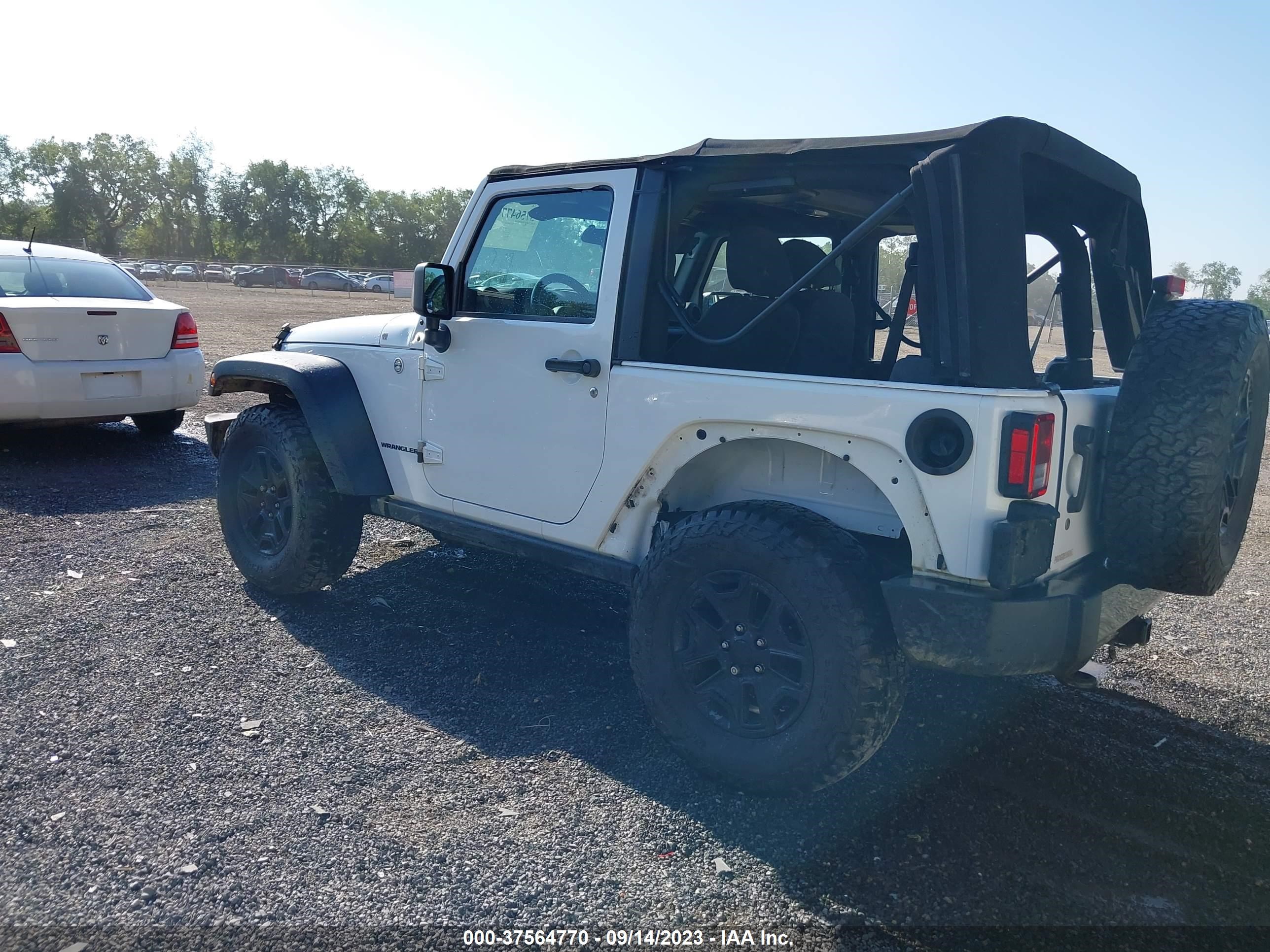 Photo 2 VIN: 1C4AJWAG1FL777102 - JEEP WRANGLER 