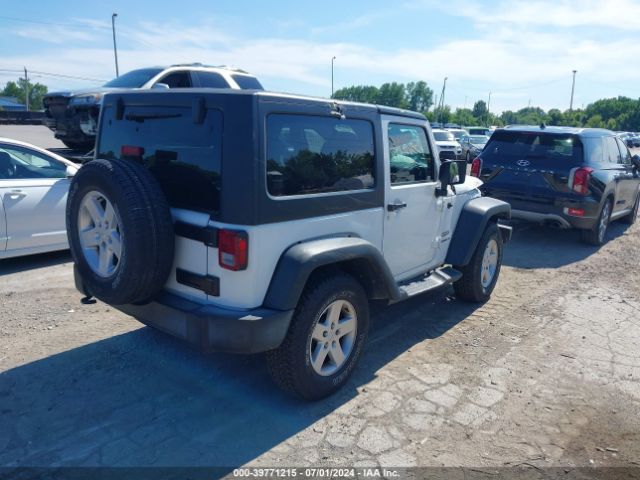 Photo 3 VIN: 1C4AJWAG1GL241817 - JEEP WRANGLER 