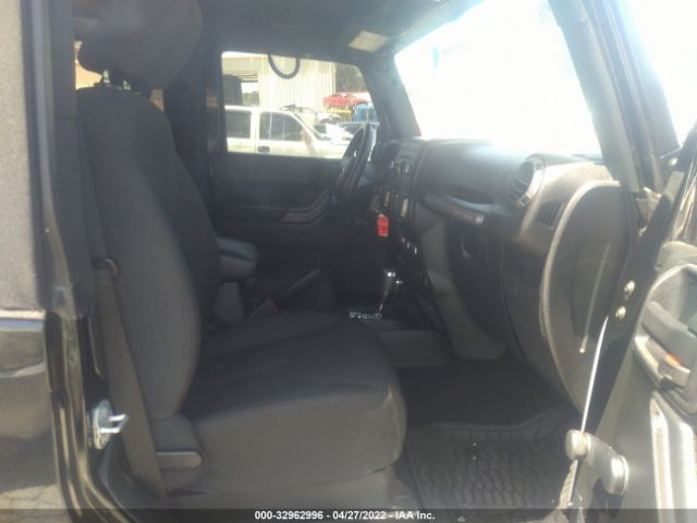 Photo 4 VIN: 1C4AJWAG1GL324373 - JEEP WRANGLER 