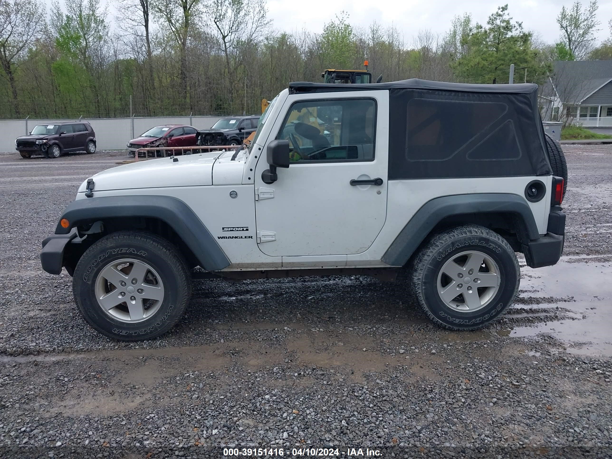 Photo 12 VIN: 1C4AJWAG2CL186952 - JEEP WRANGLER 