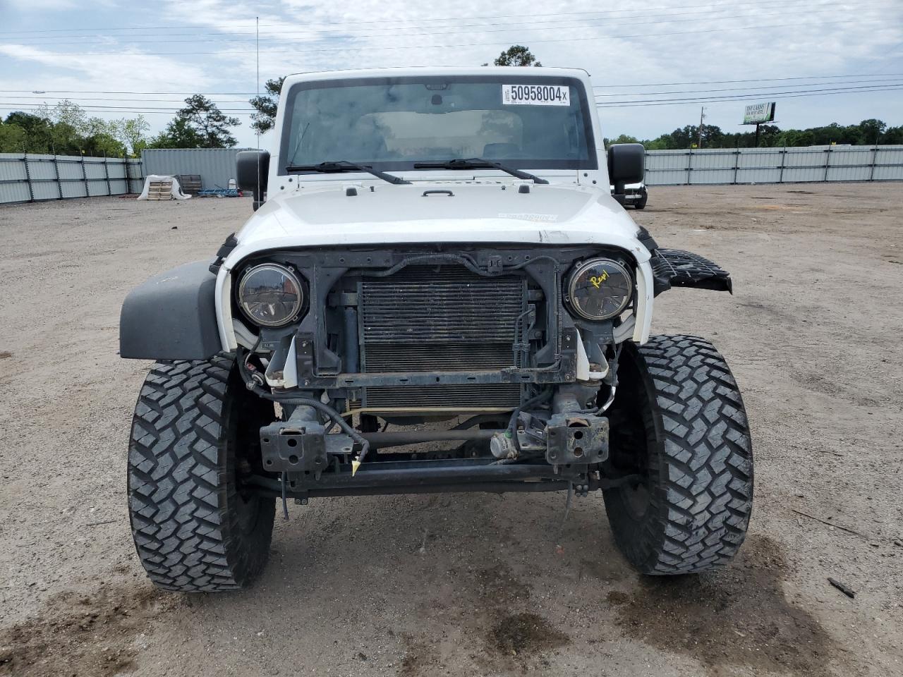 Photo 4 VIN: 1C4AJWAG2DL519569 - JEEP WRANGLER 