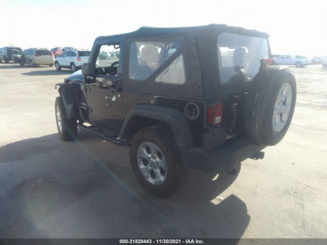 Photo 2 VIN: 1C4AJWAG2DL657922 - JEEP WRANGLER 