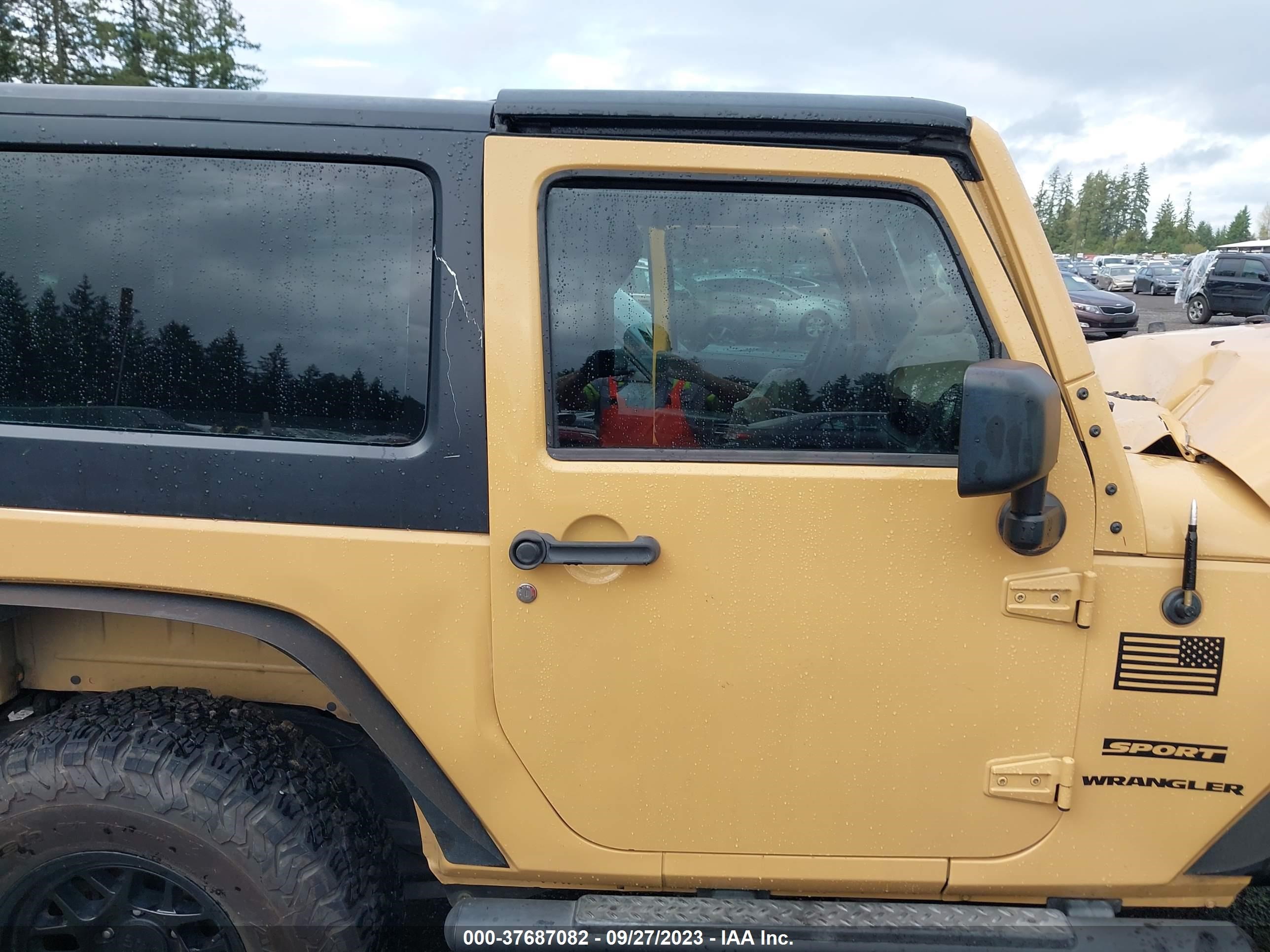 Photo 12 VIN: 1C4AJWAG2EL176263 - JEEP WRANGLER 