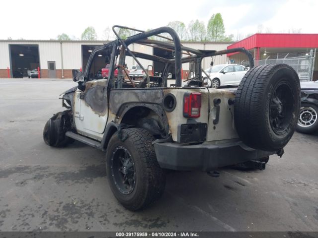 Photo 2 VIN: 1C4AJWAG2FL555619 - JEEP WRANGLER 