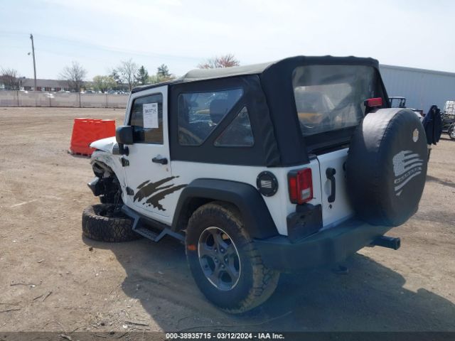 Photo 2 VIN: 1C4AJWAG3FL555807 - JEEP WRANGLER 