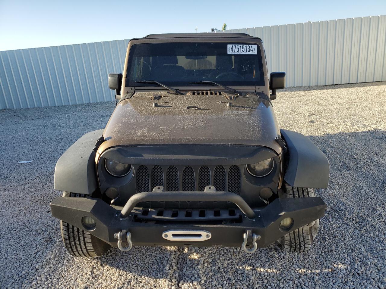 Photo 4 VIN: 1C4AJWAG6FL588963 - JEEP WRANGLER 