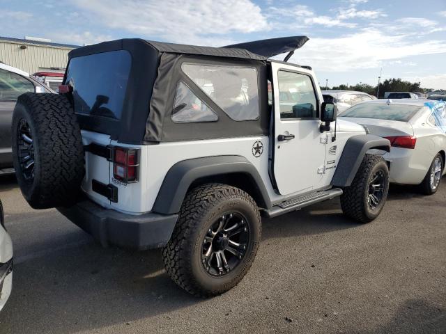 Photo 2 VIN: 1C4AJWAG7EL138432 - JEEP WRANGLER S 