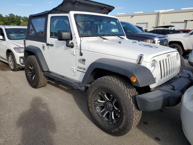 Photo 3 VIN: 1C4AJWAG7EL138432 - JEEP WRANGLER S 