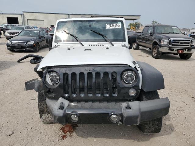 Photo 4 VIN: 1C4AJWAG7GL297695 - JEEP WRANGLER S 