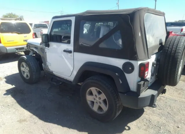 Photo 2 VIN: 1C4AJWAG7JL835156 - JEEP WRANGLER JK 