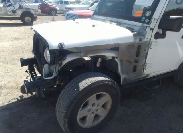 Photo 5 VIN: 1C4AJWAG7JL835156 - JEEP WRANGLER JK 