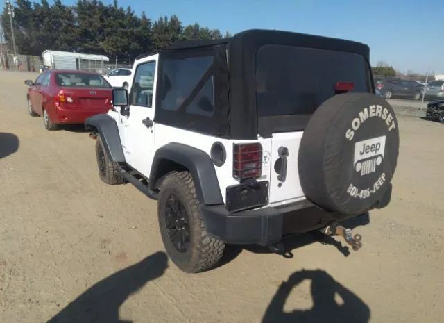 Photo 2 VIN: 1C4AJWAG8FL737731 - JEEP WRANGLER 