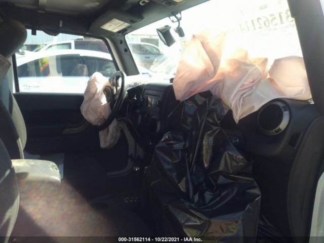 Photo 4 VIN: 1C4AJWAG8GL186315 - JEEP WRANGLER 