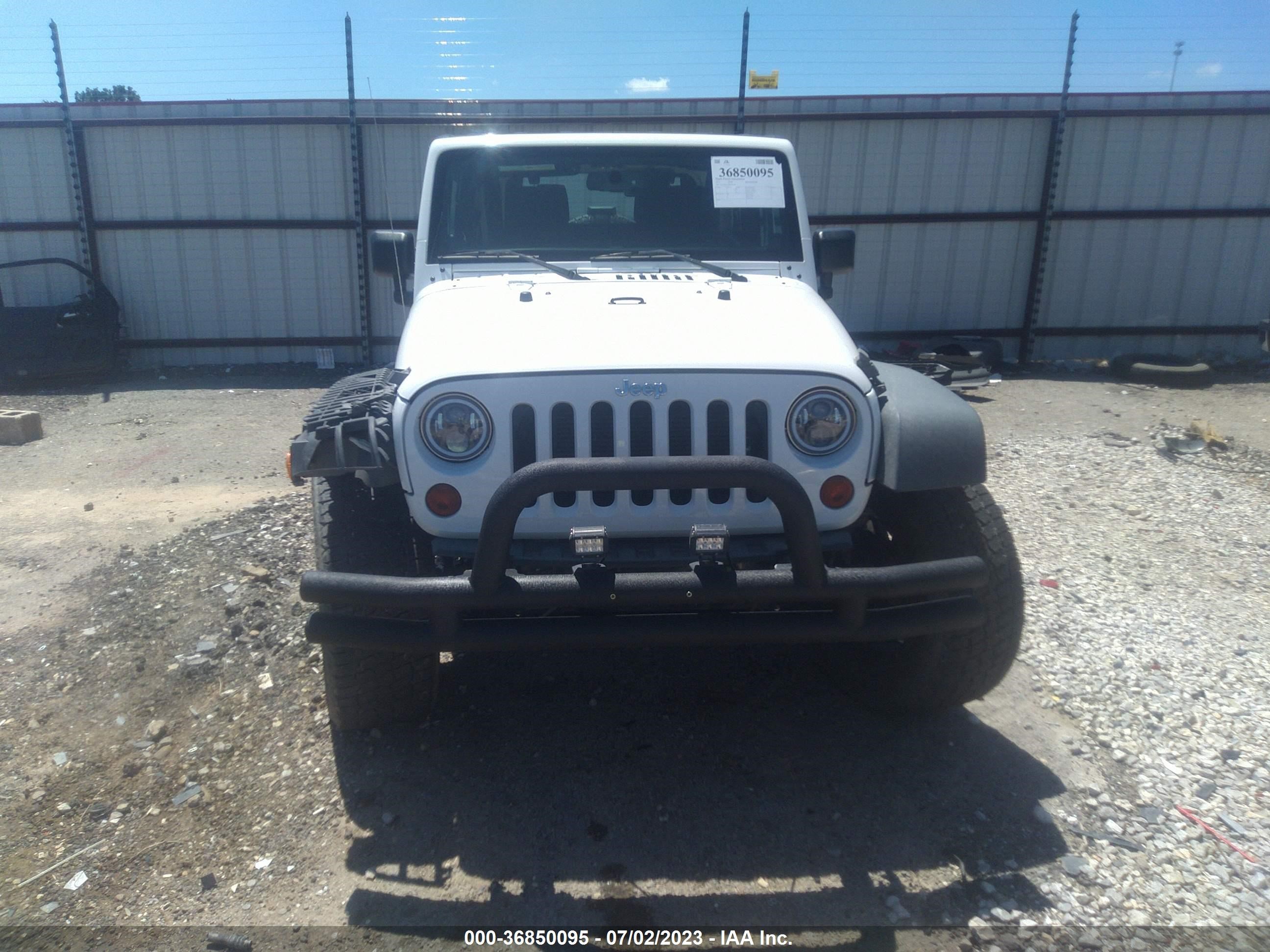 Photo 11 VIN: 1C4AJWAG9DL639398 - JEEP WRANGLER 