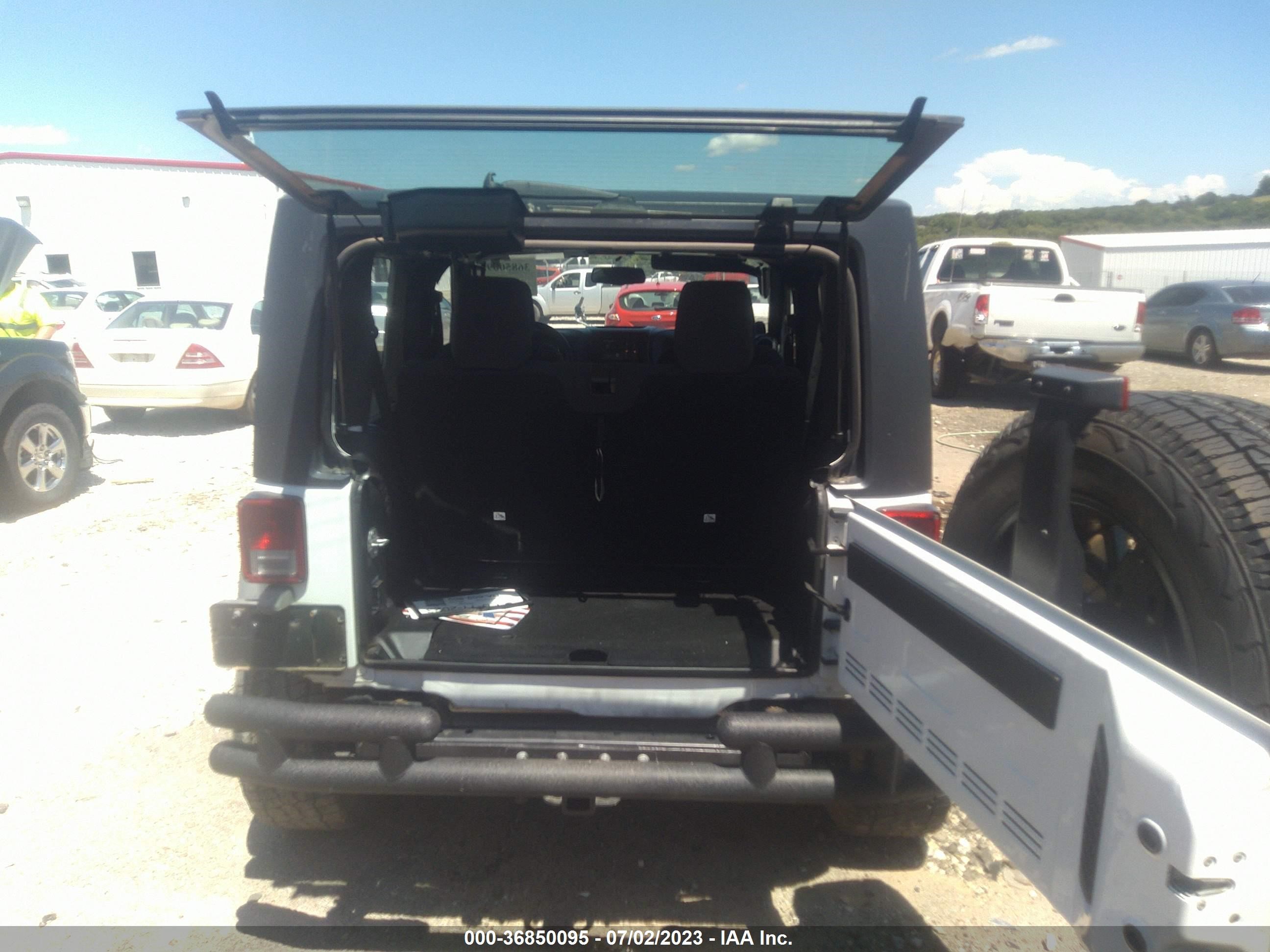 Photo 7 VIN: 1C4AJWAG9DL639398 - JEEP WRANGLER 