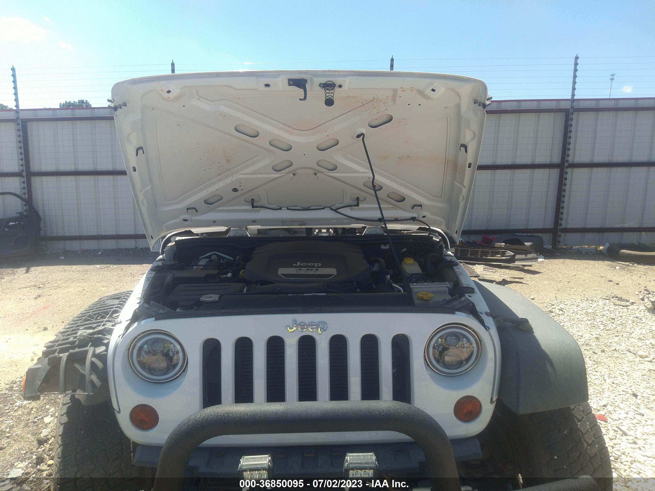 Photo 9 VIN: 1C4AJWAG9DL639398 - JEEP WRANGLER 