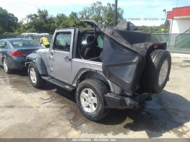 Photo 2 VIN: 1C4AJWAG9DL692649 - JEEP WRANGLER 