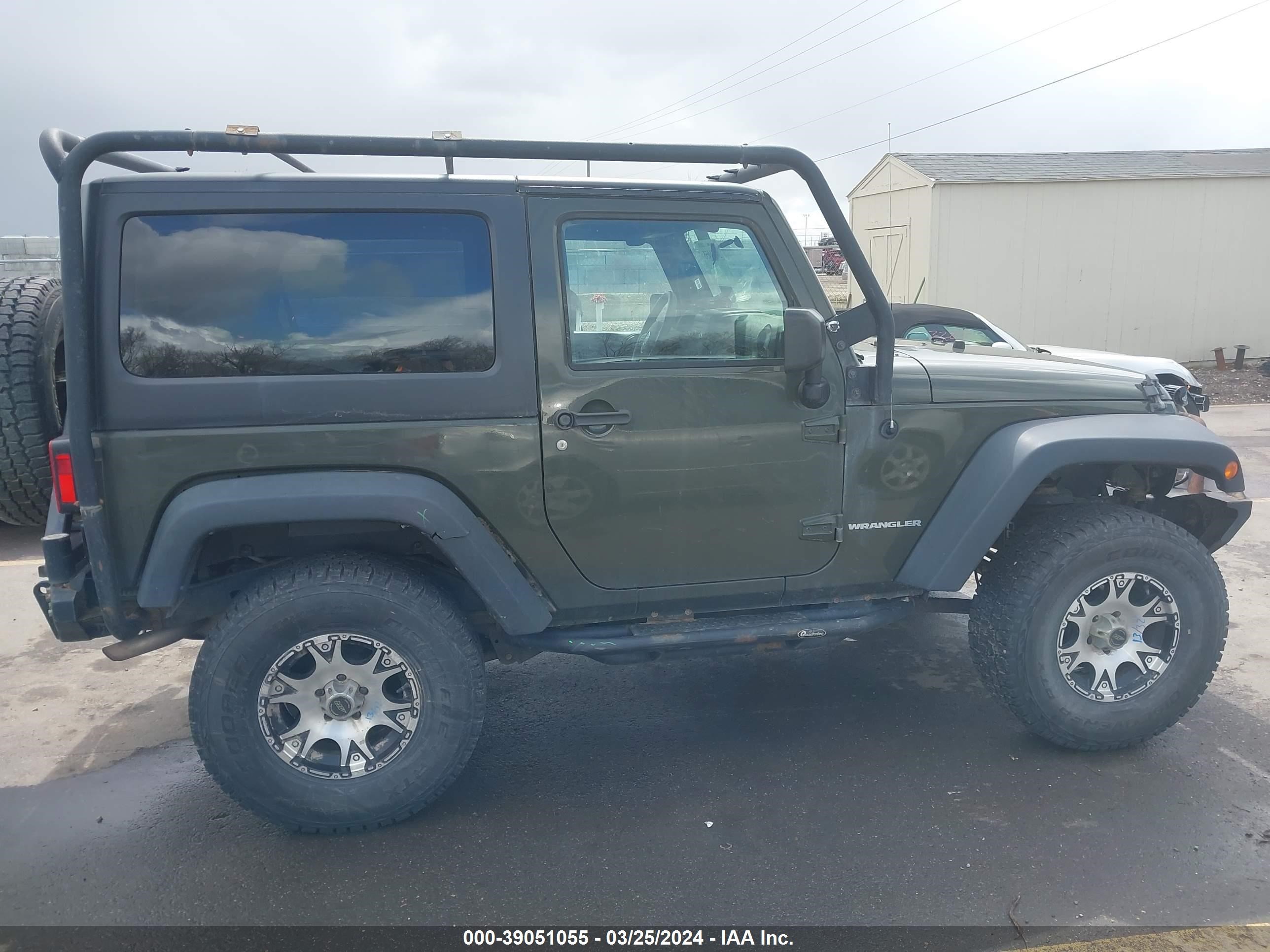 Photo 12 VIN: 1C4AJWAG9FL745885 - JEEP WRANGLER 