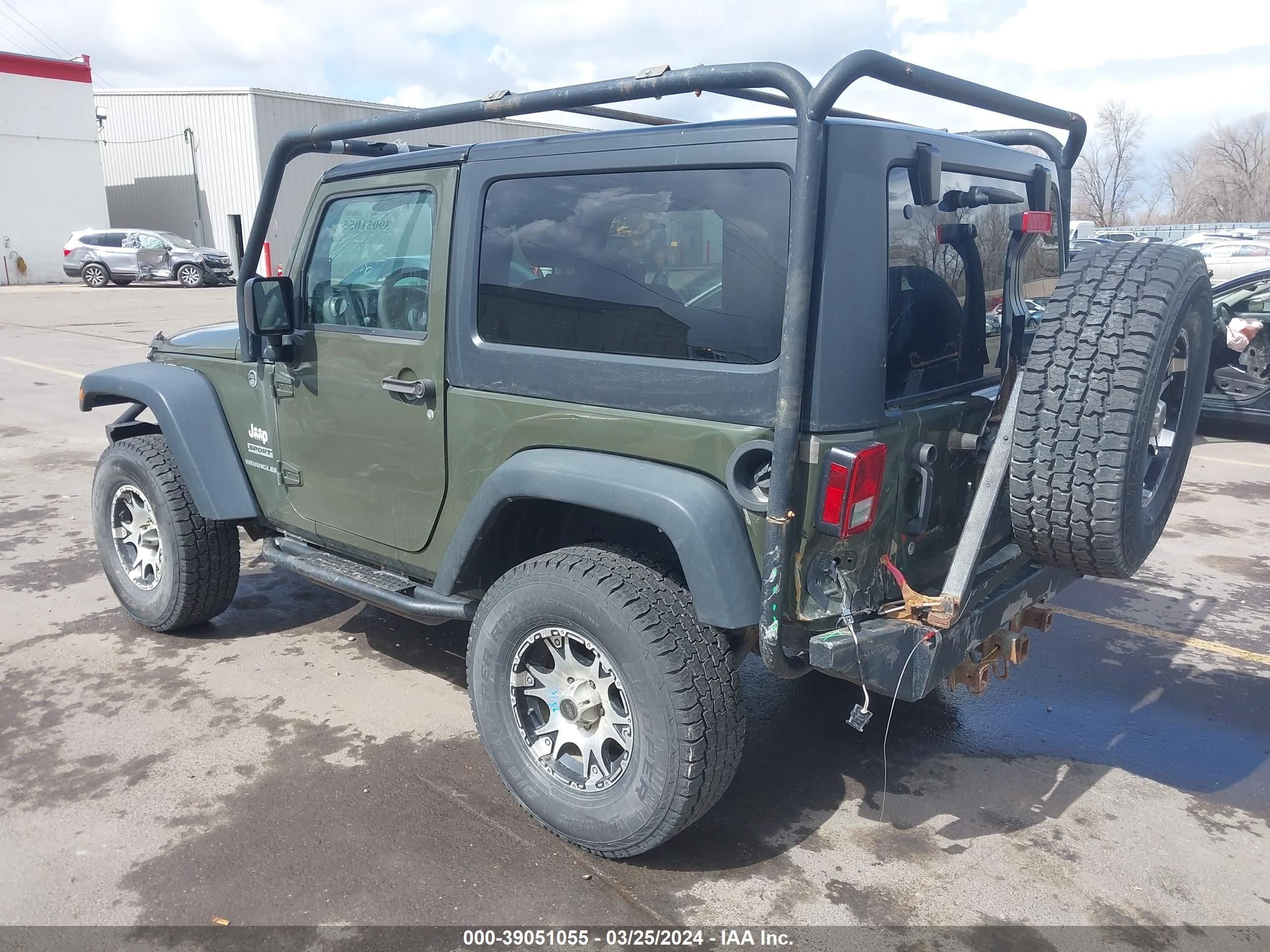 Photo 2 VIN: 1C4AJWAG9FL745885 - JEEP WRANGLER 