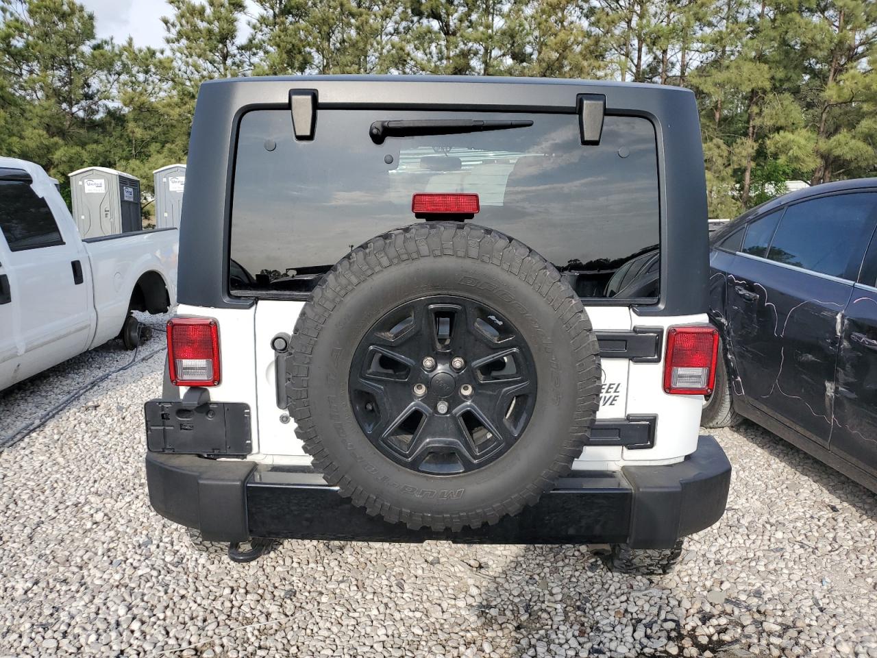 Photo 5 VIN: 1C4AJWAG9GL143232 - JEEP WRANGLER 