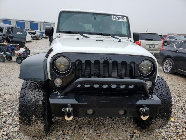 Photo 4 VIN: 1C4AJWAG9GL274919 - JEEP WRANGLER S 