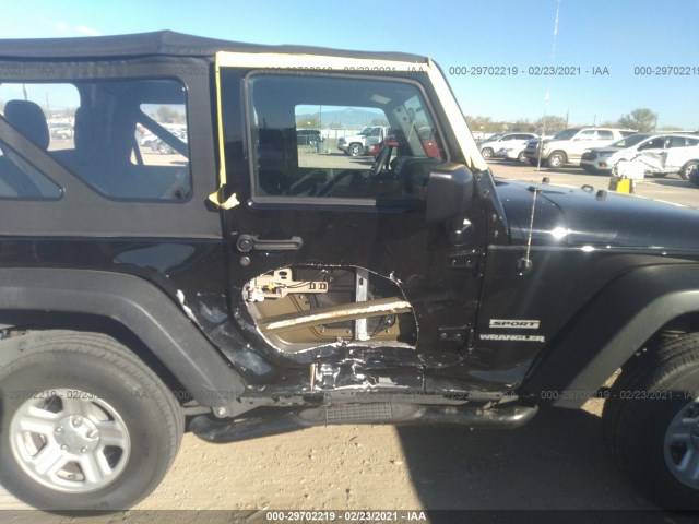 Photo 5 VIN: 1C4AJWAG9HL680488 - JEEP WRANGLER 