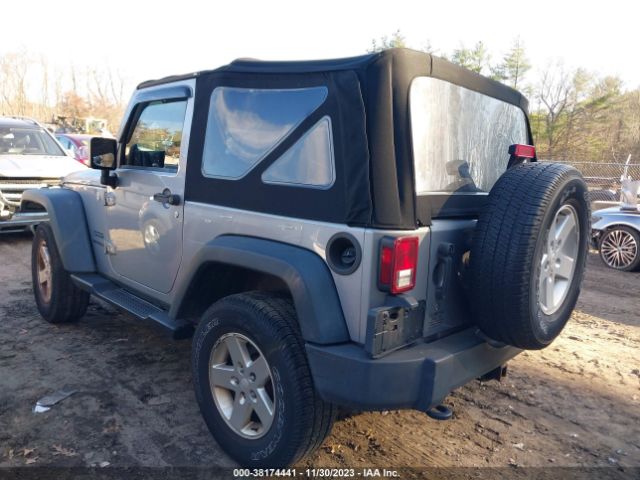 Photo 2 VIN: 1C4AJWAGXDL623615 - JEEP WRANGLER 