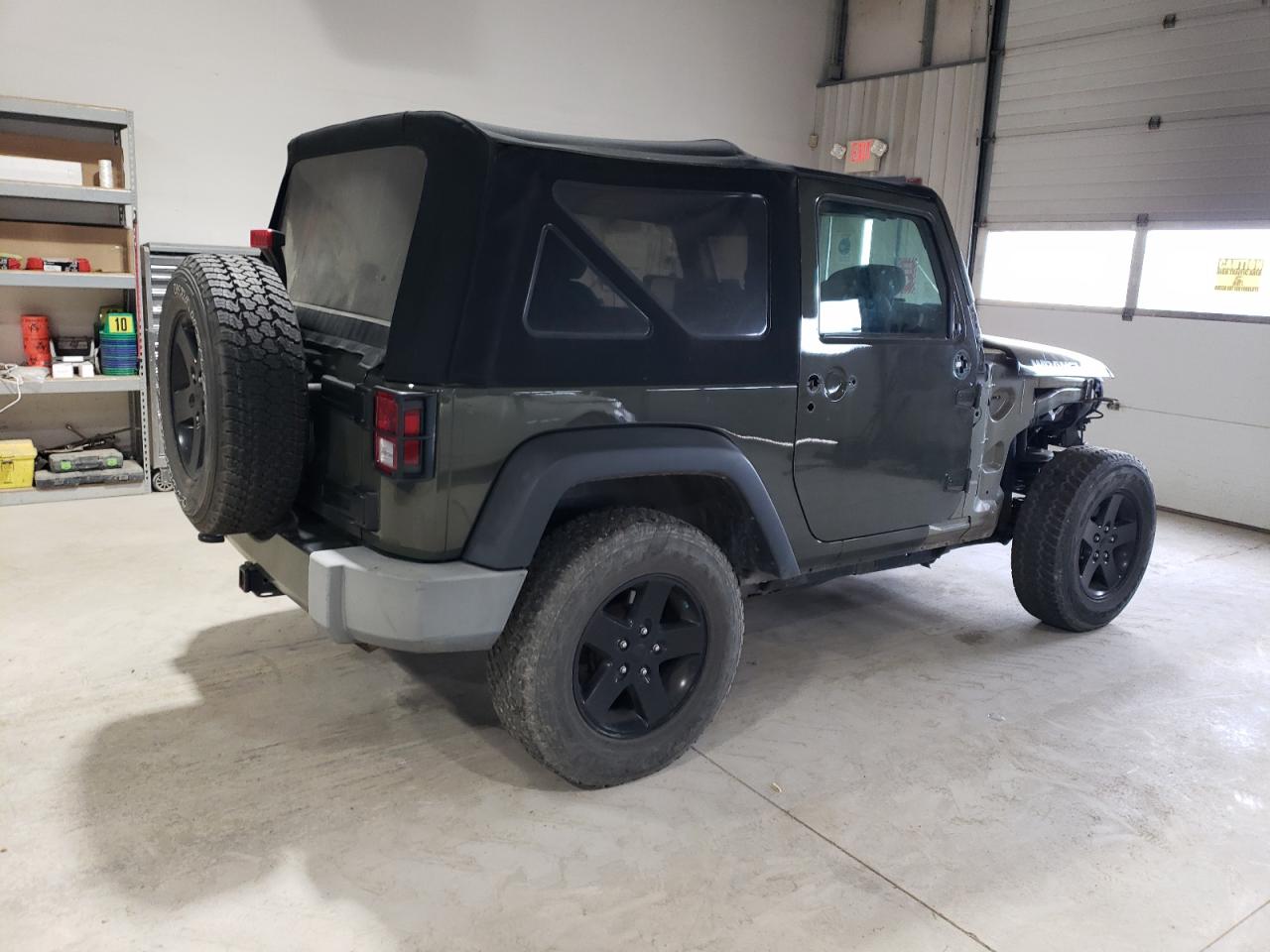 Photo 2 VIN: 1C4AJWAGXGL146883 - JEEP WRANGLER 